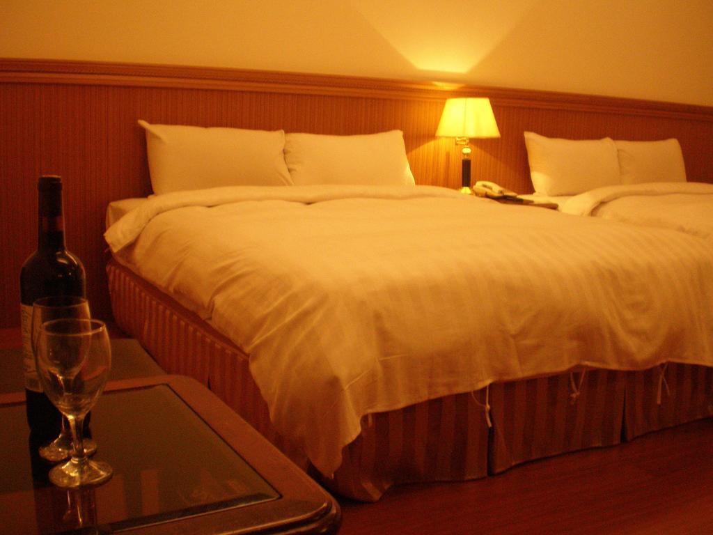 Emperor Hotel Καοσιούνγκ Δωμάτιο φωτογραφία