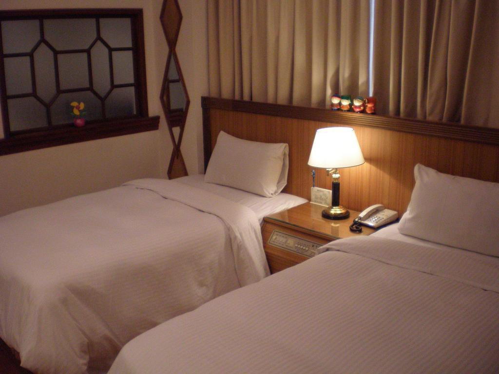 Emperor Hotel Καοσιούνγκ Δωμάτιο φωτογραφία