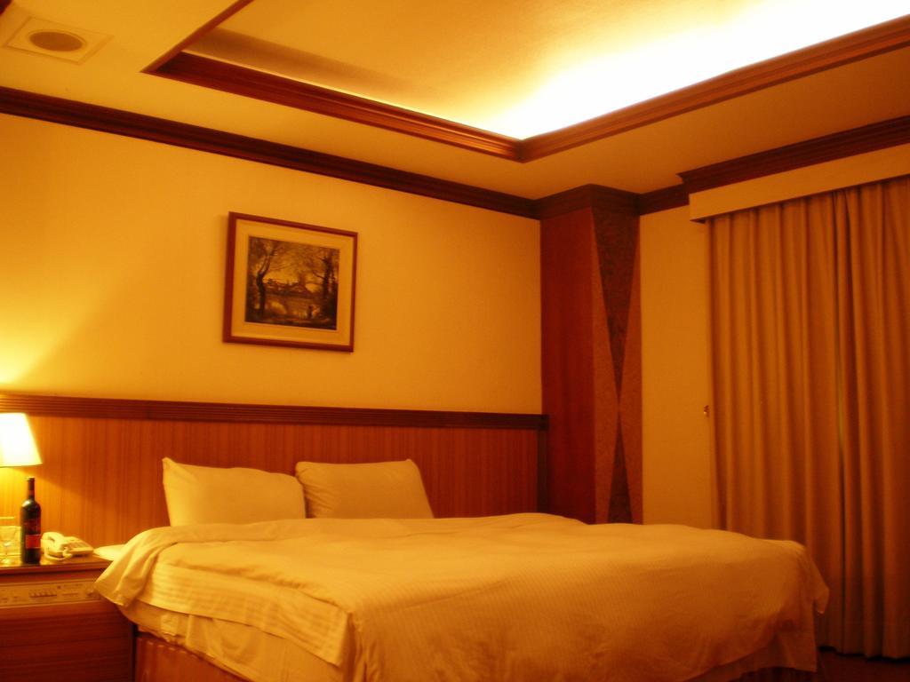 Emperor Hotel Καοσιούνγκ Δωμάτιο φωτογραφία