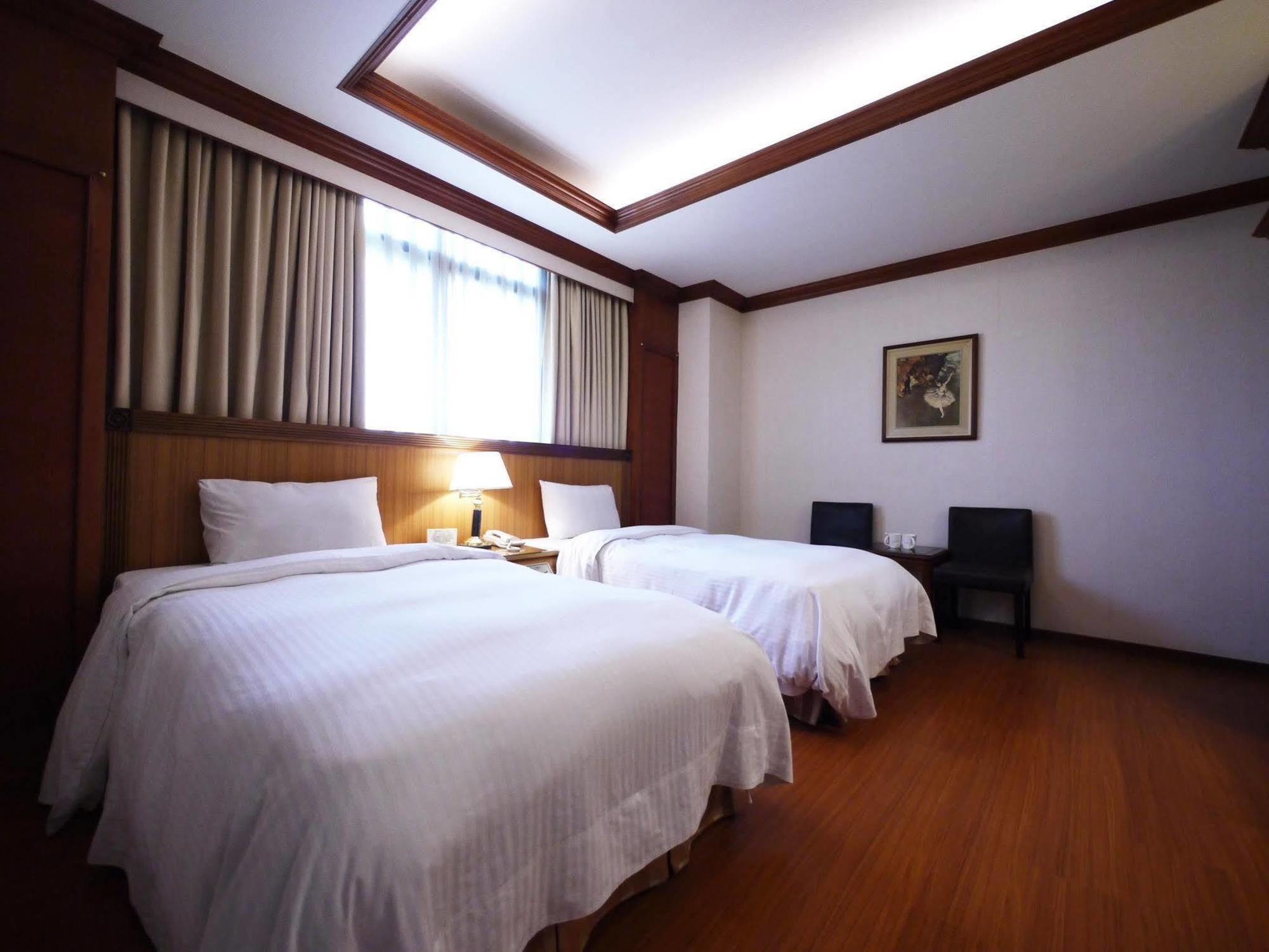 Emperor Hotel Καοσιούνγκ Εξωτερικό φωτογραφία