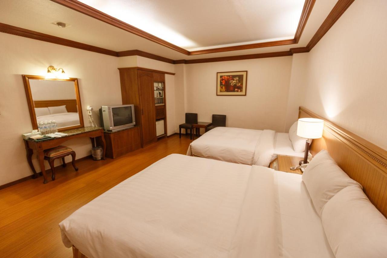 Emperor Hotel Καοσιούνγκ Εξωτερικό φωτογραφία