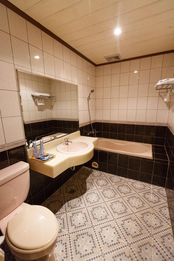 Emperor Hotel Καοσιούνγκ Εξωτερικό φωτογραφία