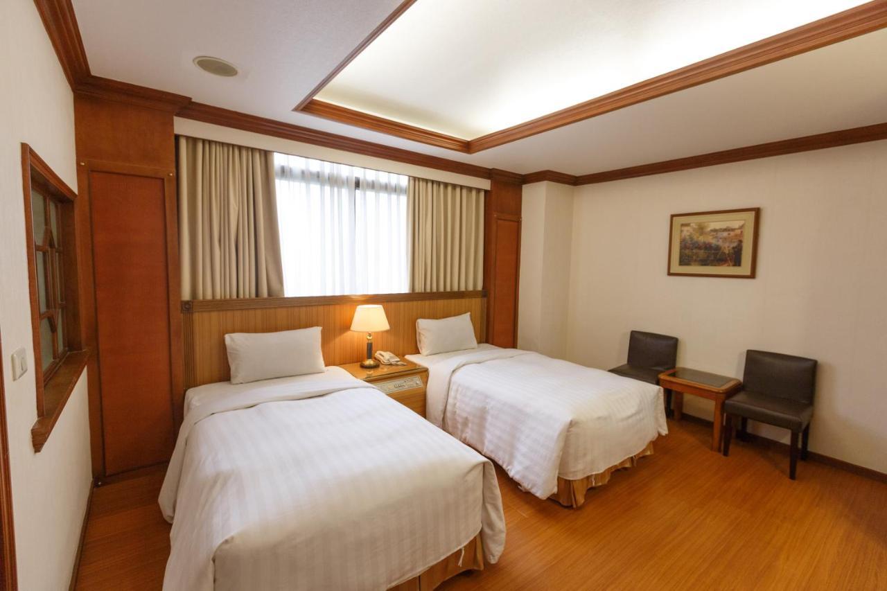 Emperor Hotel Καοσιούνγκ Εξωτερικό φωτογραφία