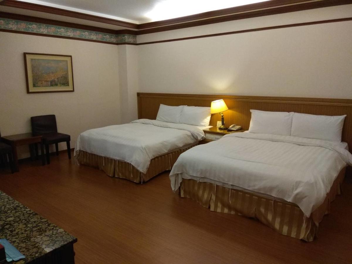 Emperor Hotel Καοσιούνγκ Εξωτερικό φωτογραφία