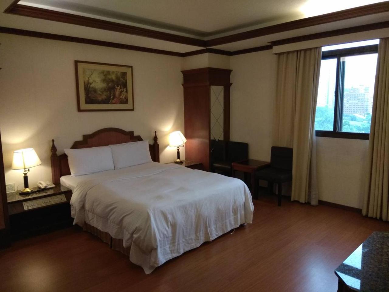 Emperor Hotel Καοσιούνγκ Εξωτερικό φωτογραφία