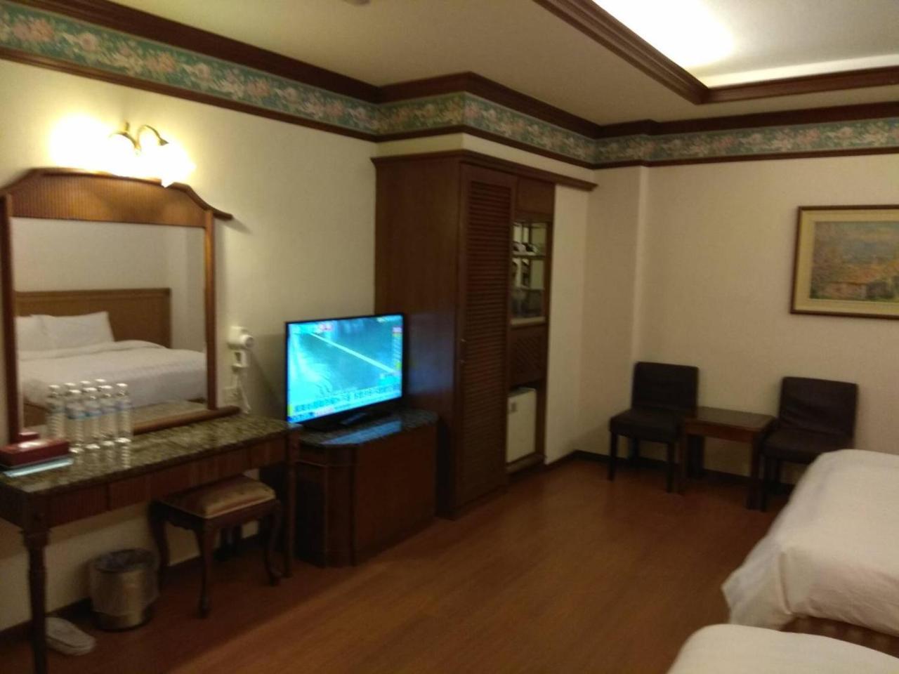 Emperor Hotel Καοσιούνγκ Εξωτερικό φωτογραφία