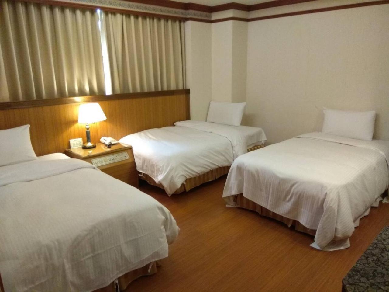 Emperor Hotel Καοσιούνγκ Εξωτερικό φωτογραφία